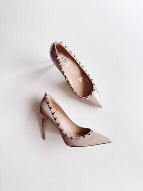 VALENTINO Rockstud Petal Pink Nude Patent Leather Stiletto Pumps, Size 40.5